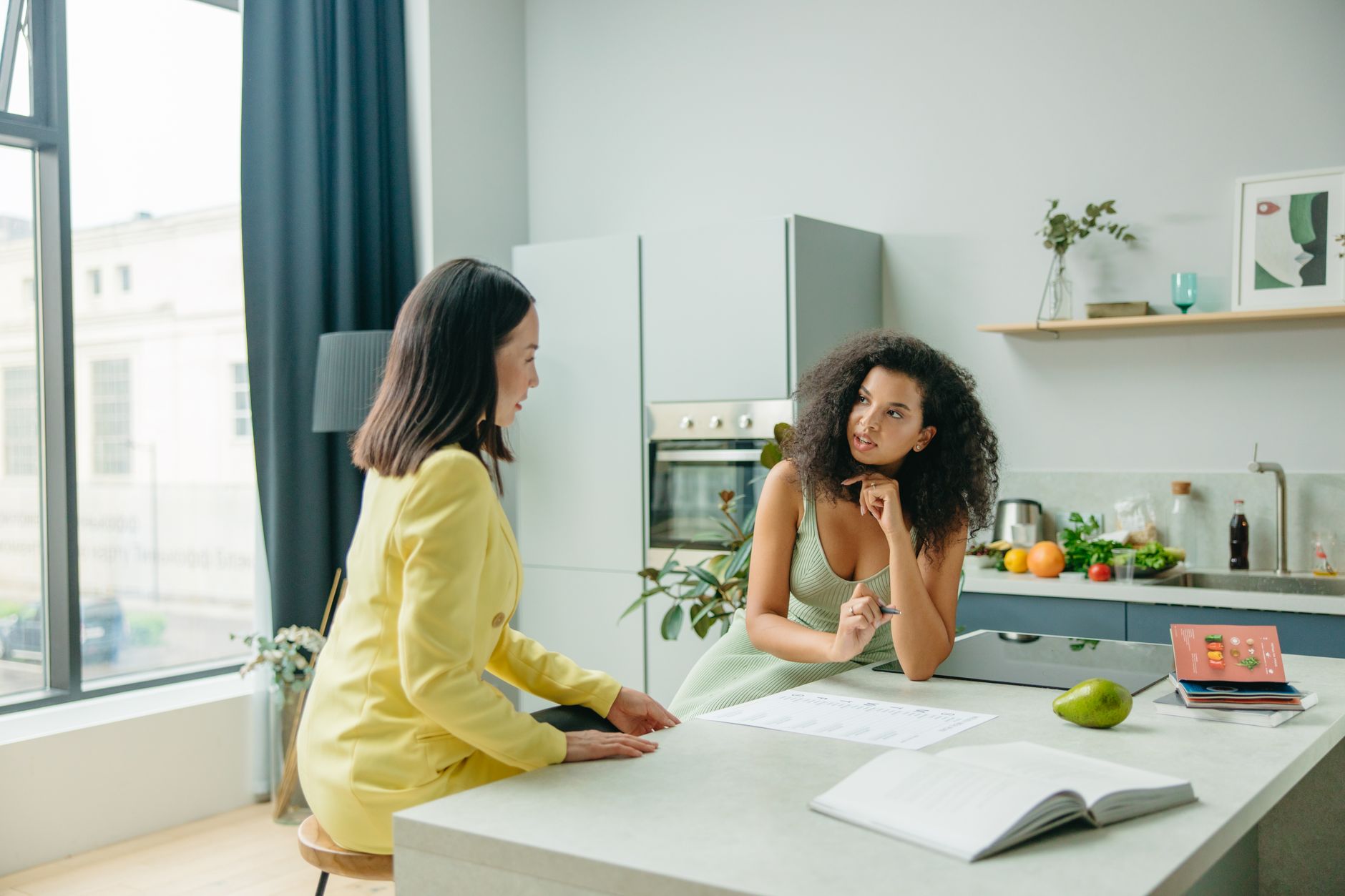 Nutrition consultation discussing a targeted therapy plan